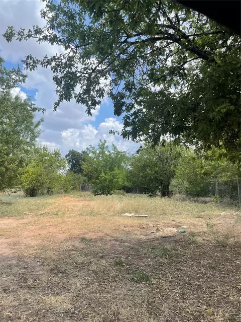 1381 Sycamore St, Abilene, TX 79602