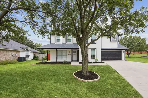 8008 Alamo Ct, North Richland Hills, TX 76180