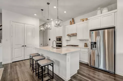 9905 Hennings St, Irving, TX 75063