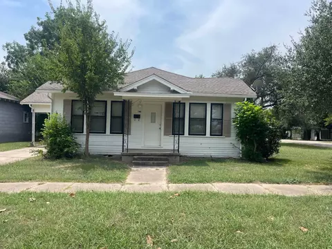 308 W Jacinto St, Groesbeck, TX 76642