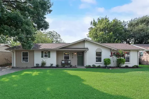 910 Downing St, Forney, TX 75126
