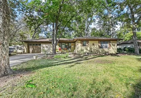 1521 Southwood Blvd, Arlington, TX 76013