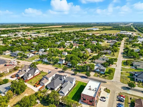 205 E 5th St, Ferris, TX 75125 photo 3