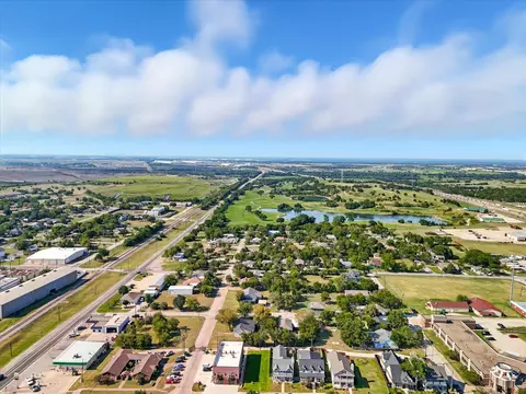 205 E 5th St, Ferris, TX 75125 photo 2