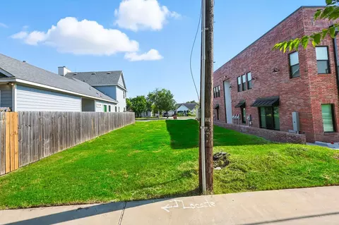 205 E 5th St, Ferris, TX 75125 photo 6