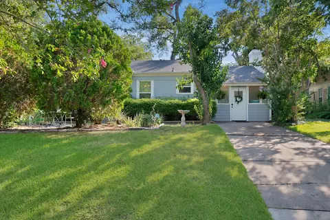 1438 Redbud Ln, Garland, TX 75042
