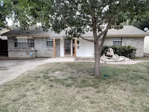 2317 Meadow Dl, Irving, TX 75060