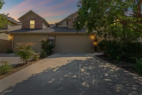 122 Barrington Ln, Lewisville, TX 75067
