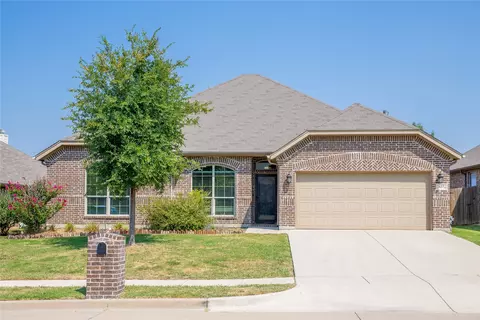 637 Peach Ln, Burleson, TX 76028