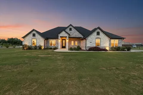 2025 Sunset Ridge Dr, Weatherford, TX 76087