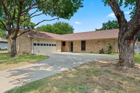 3804 Yellowstone Pl, Denton, TX 76209