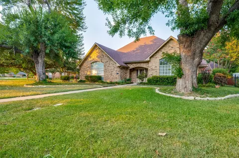 614 Kensington Dr, Duncanville, TX 75137