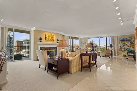 3310 Fairmount St #P3B, Dallas, TX 75201