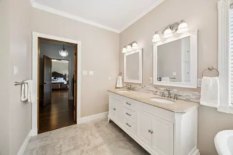 Bath - 676 Mcvoid Rd, Springtown, TX 76082 photo 2 of 5