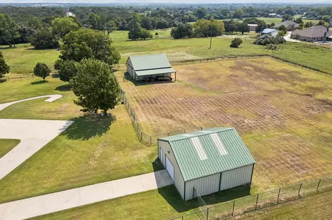 View/Area - 676 Mcvoid Rd, Springtown, TX 76082 photo 6 of 7
