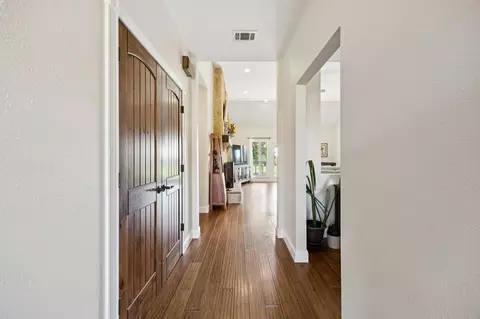 Entry Way - 676 Mcvoid Rd, Springtown, TX 76082 photo 1 of 2