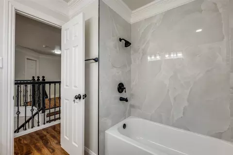 Bath - 805 E Grubb Dr, Mesquite, TX 75149 photo 4 of 5