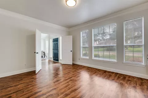 Living - 805 E Grubb Dr, Mesquite, TX 75149 photo 2 of 7