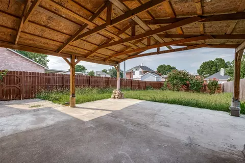 Exterior - 805 E Grubb Dr, Mesquite, TX 75149 photo 3 of 4