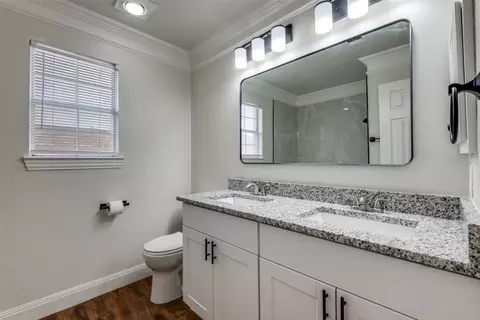 Bath - 805 E Grubb Dr, Mesquite, TX 75149 photo 3 of 5