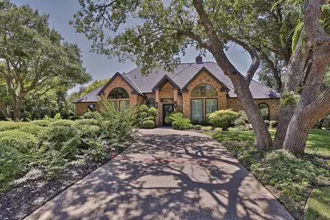 6340 Arrowhead Rd, Fort Worth, TX 76132