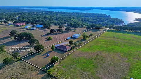 1740 Oak Shores Rd, Nocona, TX 76255