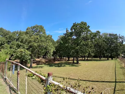 5601 Cedar Oaks Rd, Grandview, TX 76050