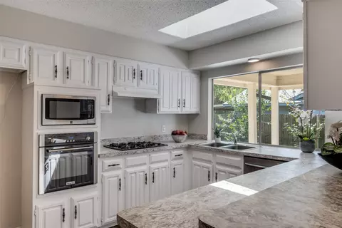 2214 Sam Houston Dr, Garland, TX 75044