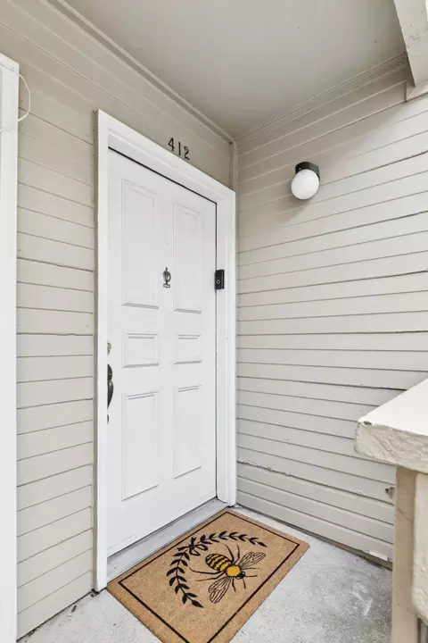 3550 Country Square Dr #412, Carrollton, TX 75006