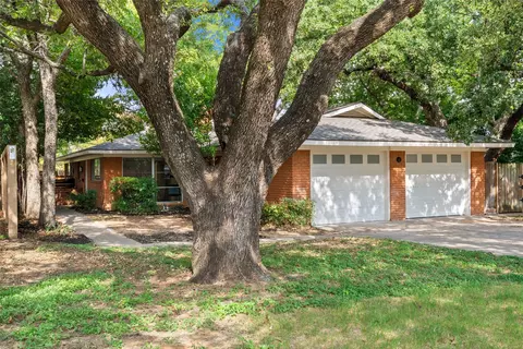 708 Hurstview Dr, Hurst, TX 76053