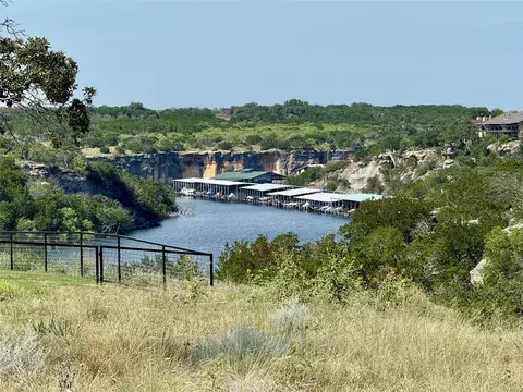 1012 Bluff Creek Dr, Strawn, TX 76475