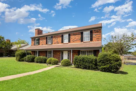 905 Eagle Dr, Desoto, TX 75115