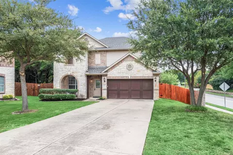 2537 Creek Villas Dr, Bedford, TX 76022