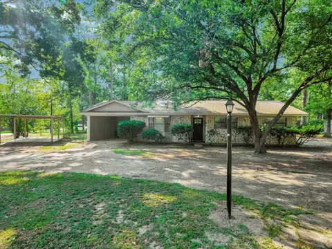 176 Yupon Dr, Huntington, TX 75949