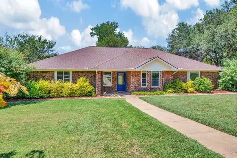 102 Juniper Ct, Hudson Oaks, TX 76087