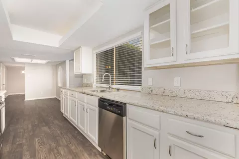 Kitchen - 1108 Overdowns Dr, Plano, TX 75023 photo 3 of 3