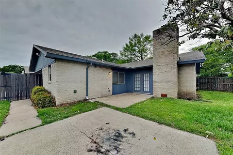 Exterior - 1108 Overdowns Dr, Plano, TX 75023 photo 2 of 2