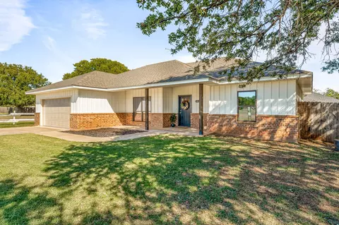 1501 Johnson Rd #A, Iowa Park, TX 76367