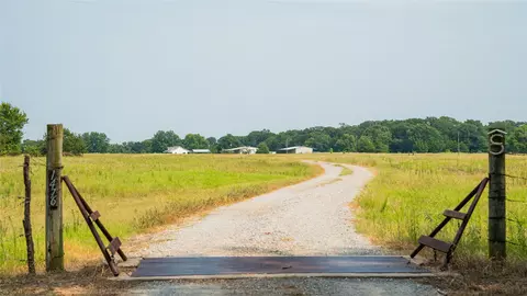 1476 County Road 2130, Telephone, TX 75488