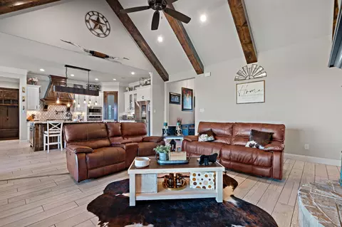 3032 Perkins Ln, Weatherford, TX 76088