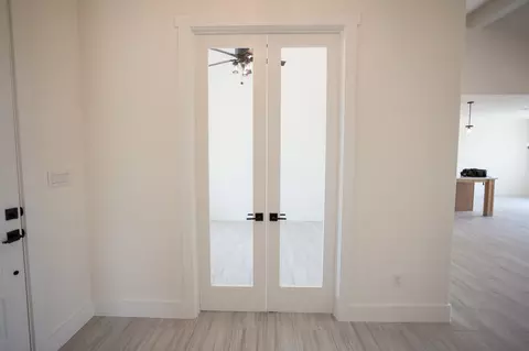 Entry Way - 3080 Willow Rd, Celeste, TX 75423 photo 4 of 5