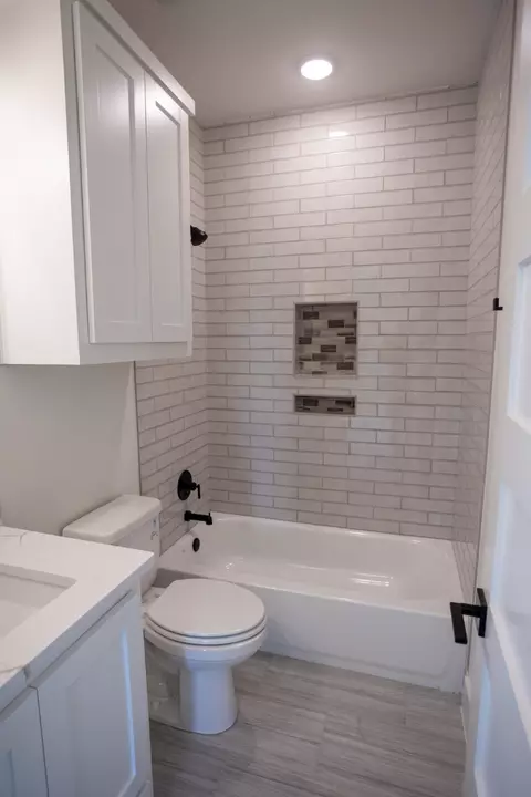 Bath - 3080 Willow Rd, Celeste, TX 75423 photo 5 of 6
