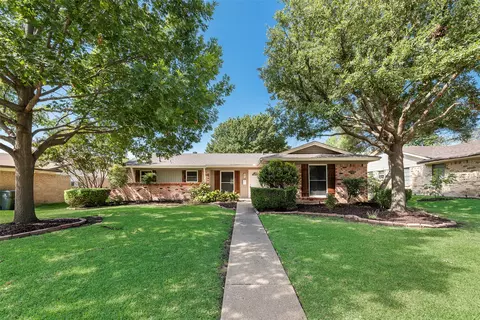 4925 Pinehurst Dr, Garland, TX 75043