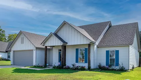 190 Lighthouse Way, Stonewall, LA 71078