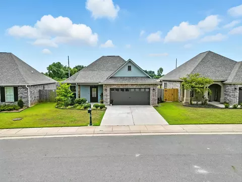 1924 Valdemar Pl, Bossier City, LA 71112