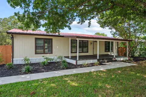 207 Rock Creek St, Red Oak, TX 75154