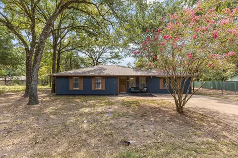 111 Woodland Trl, Gun Barrel City, TX 75156