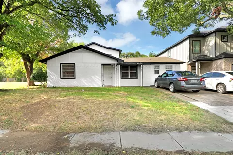 1938 El Paso St, Grand Prairie, TX 75051