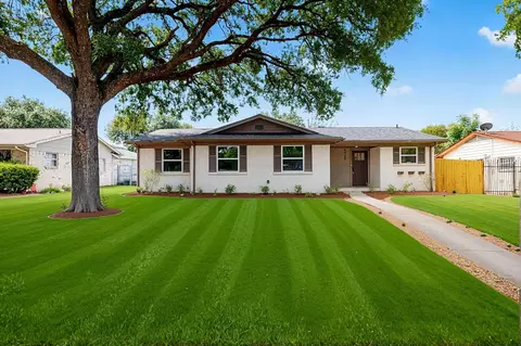 5920 Keeneland Pkwy, Dallas, TX 75211