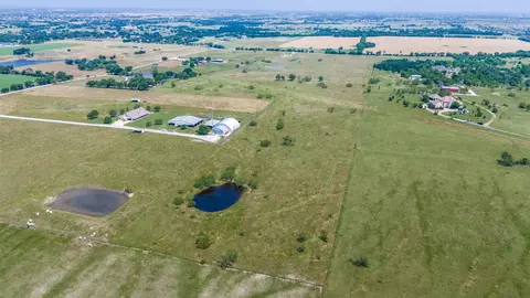 8650 Holder Rd, Justin, TX 76247